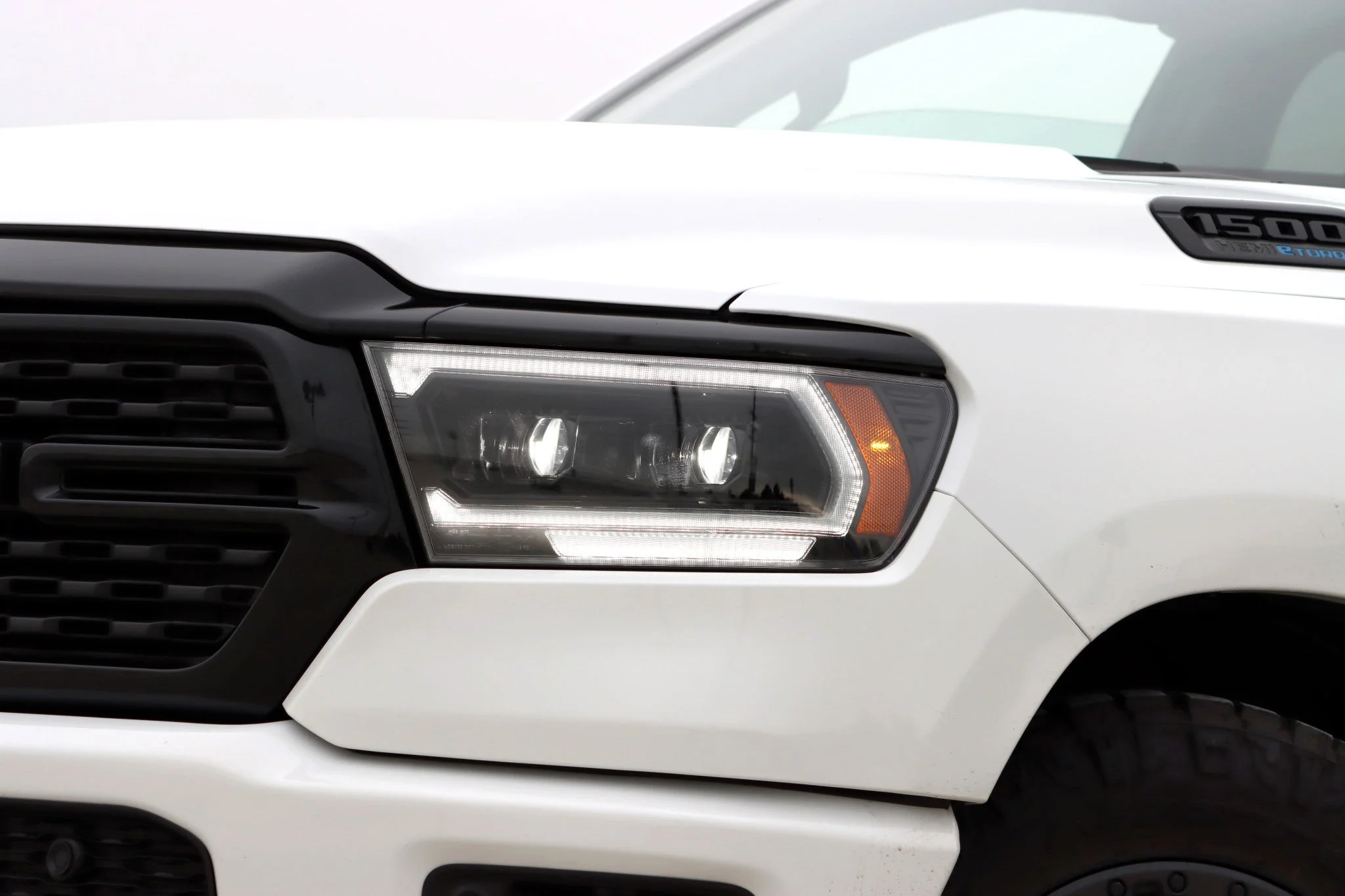 19-24 Ram 1500 (MK II 2500 Style) LUXX-Series LED Projector Headlights Alpha-Black - Image 4